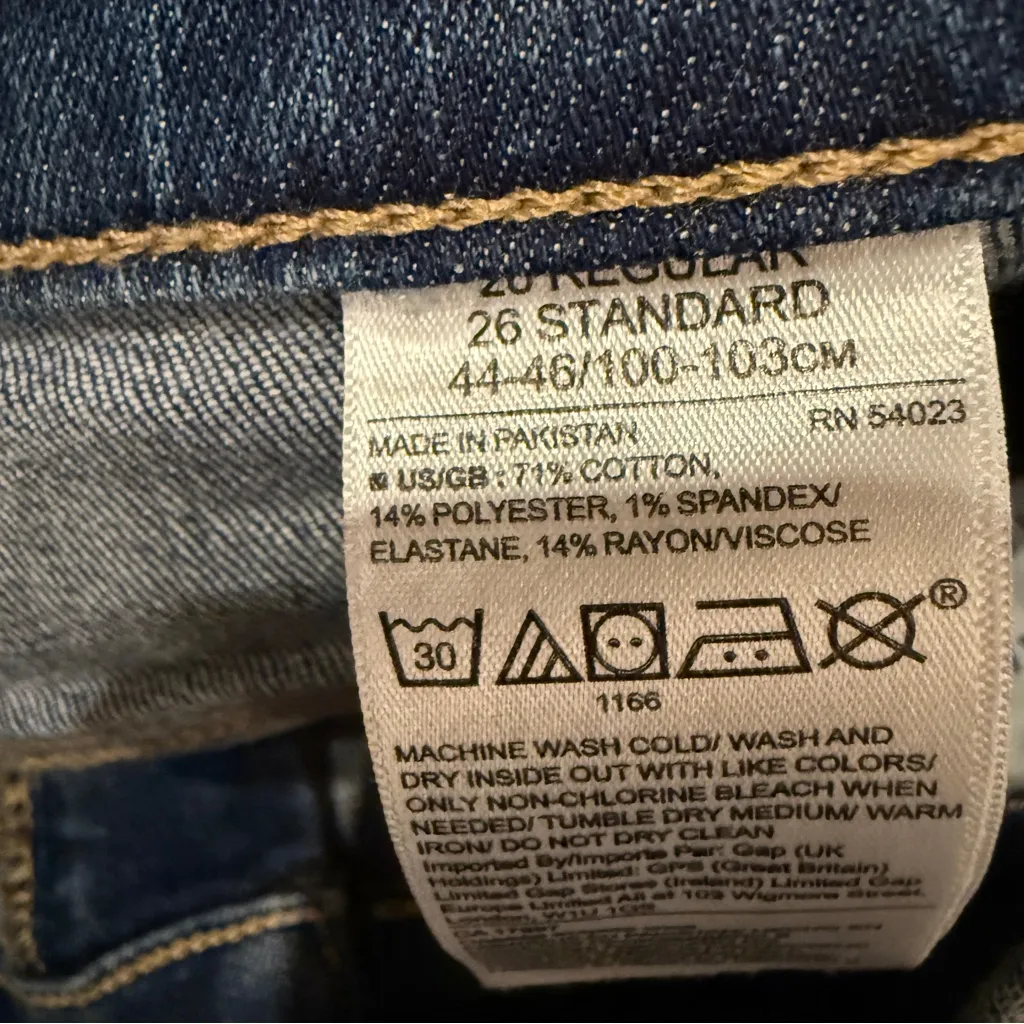 Banana Republic Mid Rise Raw Hem Cut Off Denim Shorts in‎ Indigo Sz 26 - Image 7