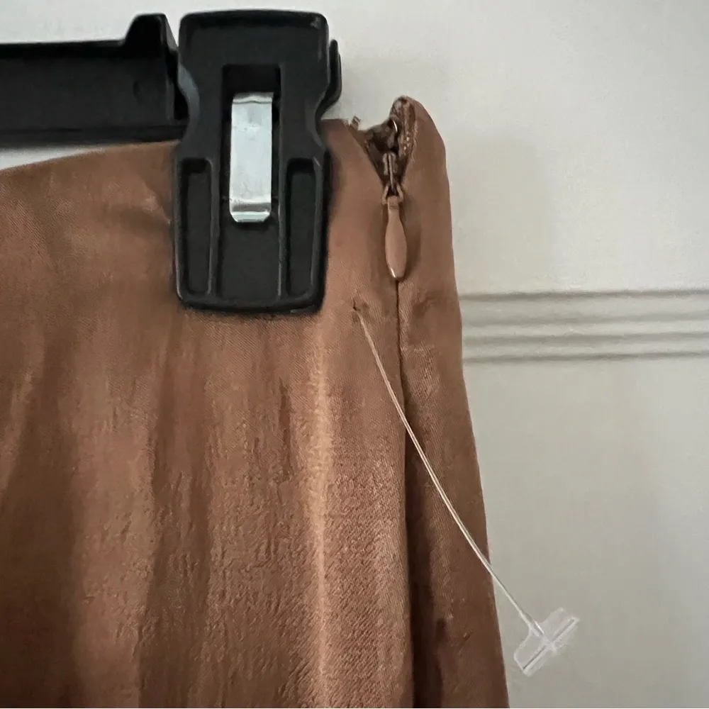 ASTR The Label Brown Moss Satin Pull On Belted Wide Leg Slit Pants Small NWOT - Image 4