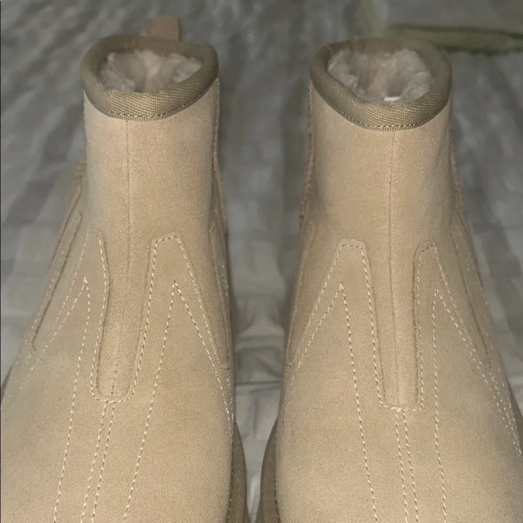 UGG platform Tan Suede Ankle Boots 9 - Image 10
