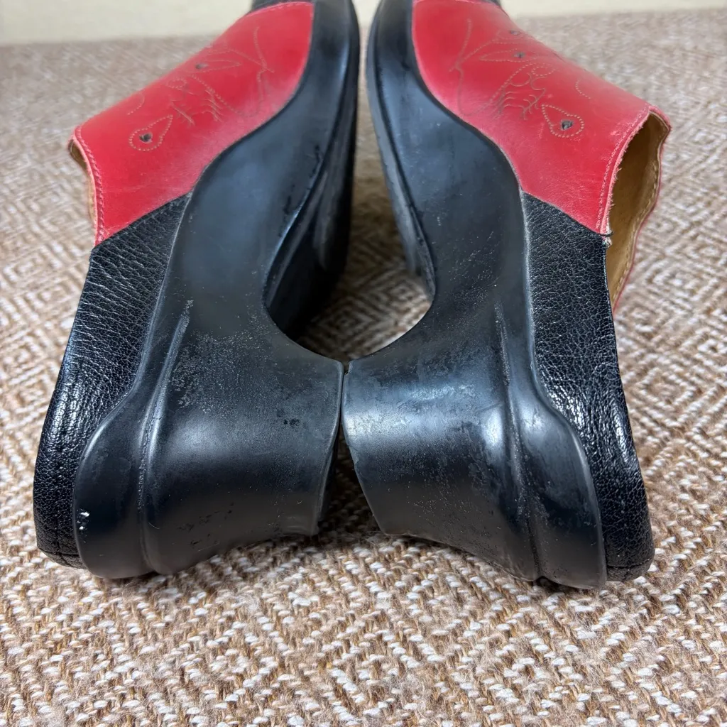 Aravon Womens Mules Leather Shoes Red Black Swirl Stitching Sz 9.5E Boho Western - Image 10