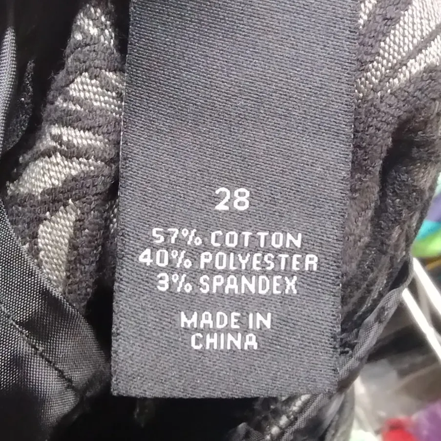 Lane Bryant NWT Plus Size 28 Madison Ankle Pants Pull-On Dark Green Botanical - Image 5