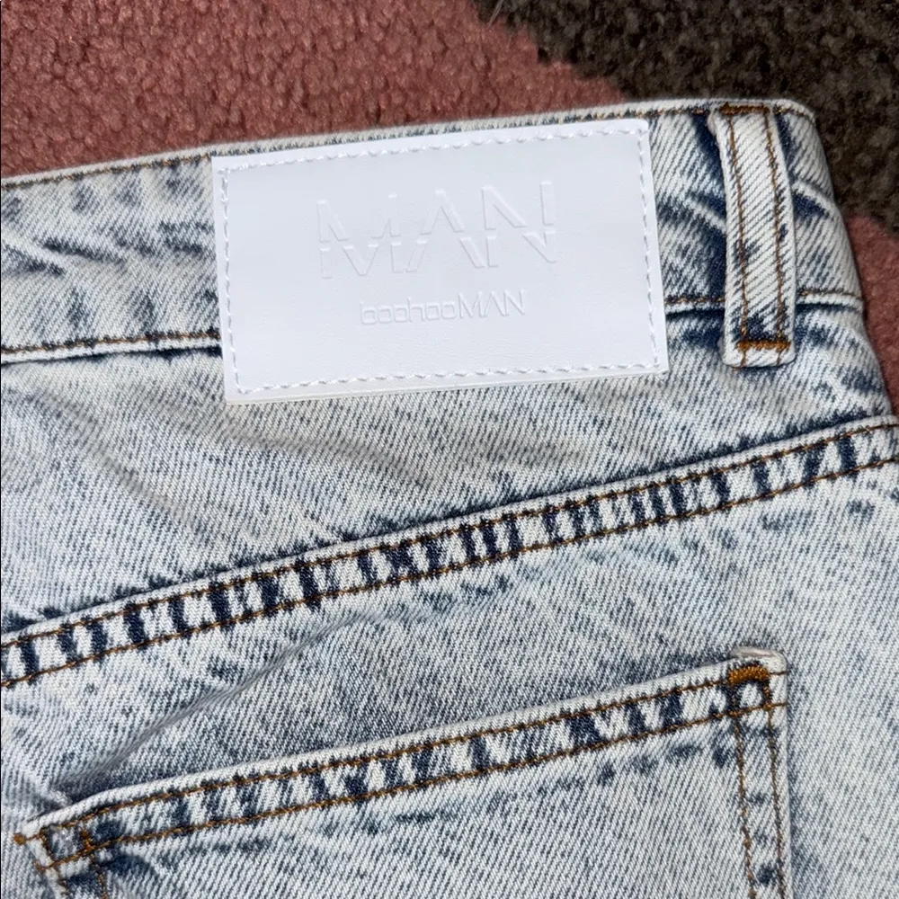 Boohoo Man Blue two toneBootcut Jeans with Distressed Design - Image 8