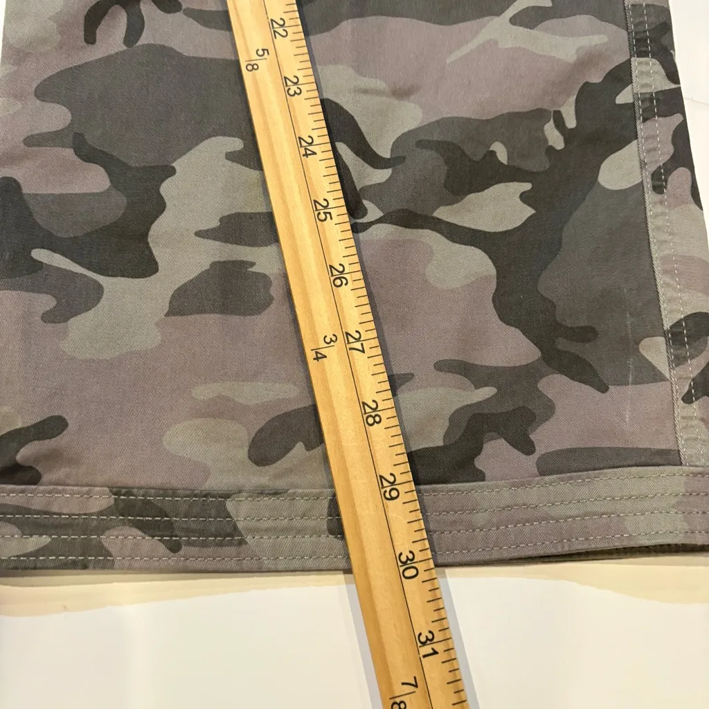 Abercrombie & Fitch curve love cargo  Gray Camouflage Pants size 34/18 - Image 7