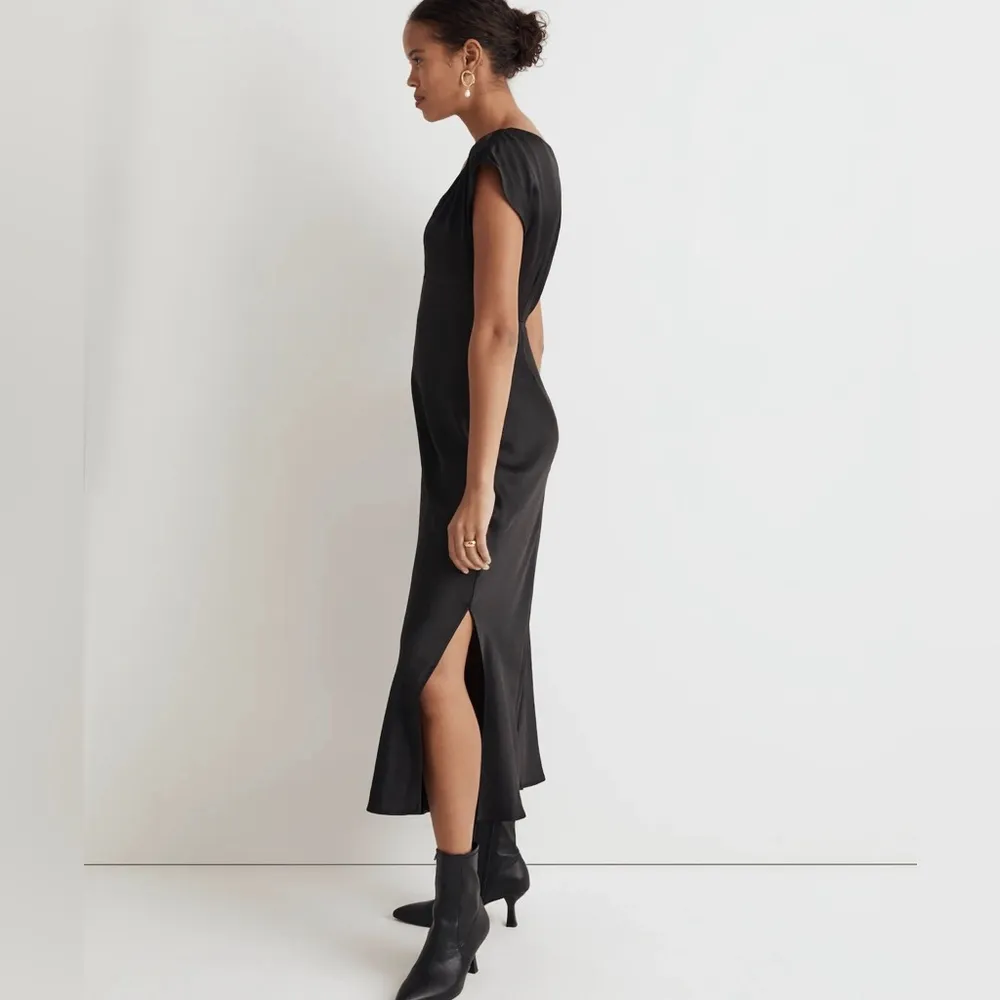 Madewell Black Wide V-Neck Midi Dress Size 00 - Image 3
