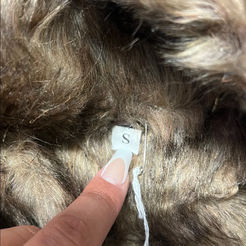 Amazon Women’s Blue Insulated Puffer Jacket with Fur. Size: Small - Image 2