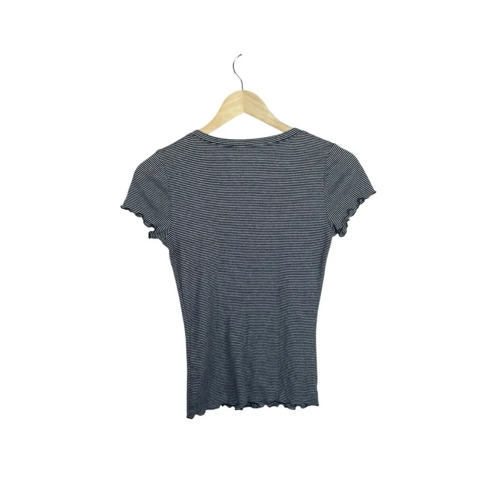 Hollister Ribbed Scoop Neck Striped Lettuce Hem Top in Navy/Ivory Size S - Image 8