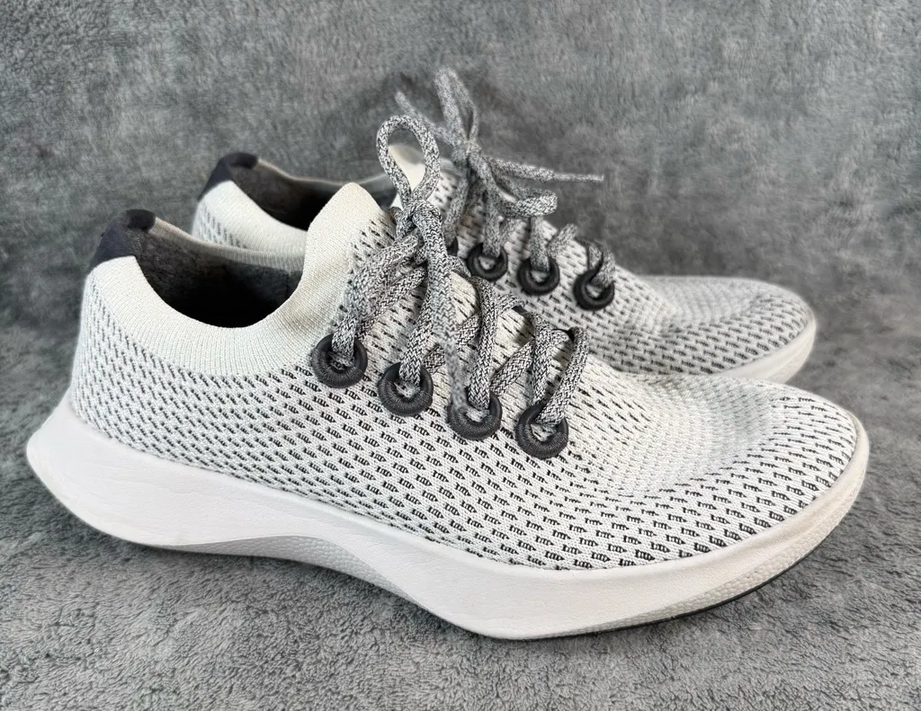 Women’s 10 AllBirds Tree Dasher 1 Running Shoe Quartz Grey Sole Knit Slip On - Image 1