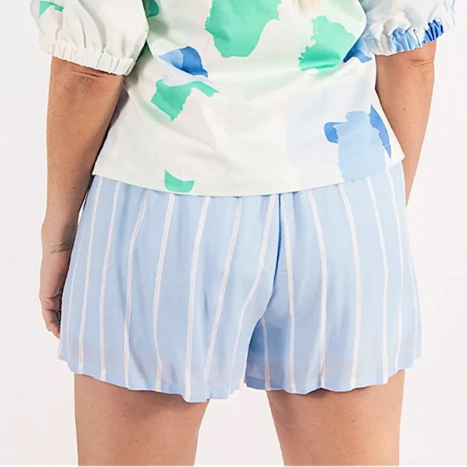 Emily McCarthy Hampton Stripe Everyday Dress Shorts in Light Blue Size Large - Image 3