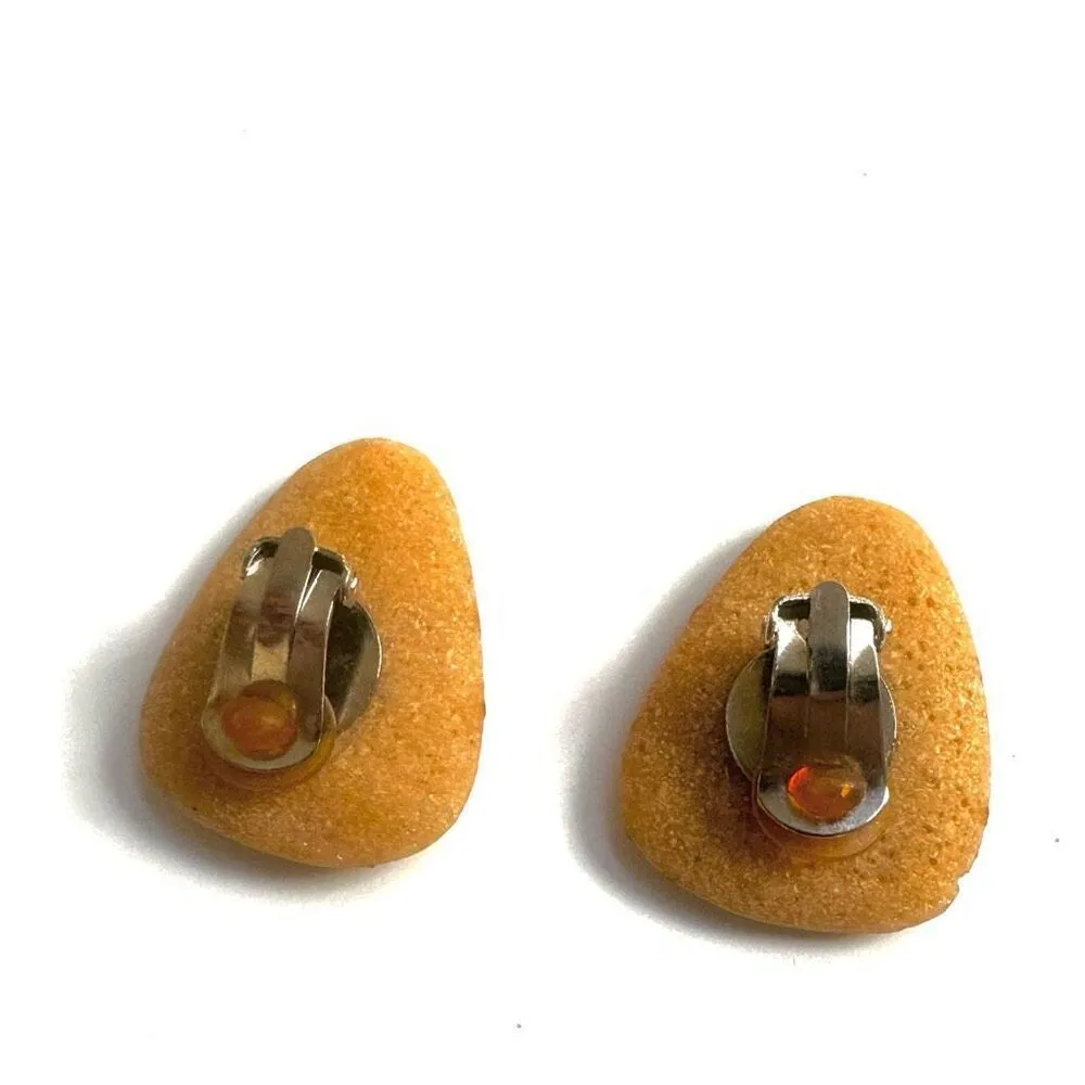 Tan and silver triangle clip on earrings - Image 7