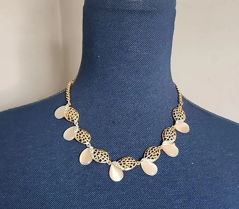 Gold and Teardrop Moonstone Necklace and Matching Earrings Set - Image 7