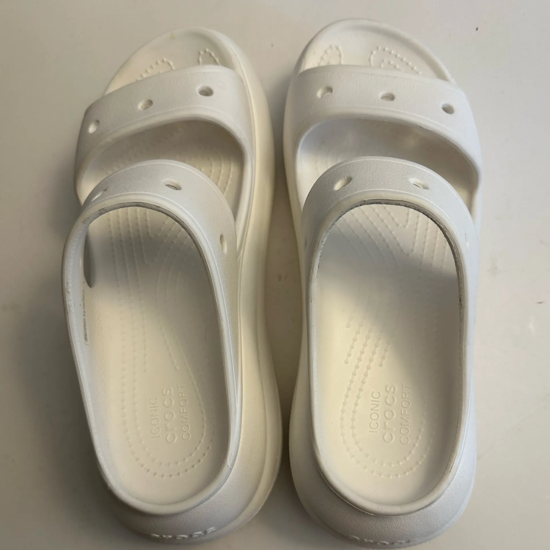 Crocs Unisex Classic Crush Sandal Women's Size 10 - Men 8.0 - Image 9