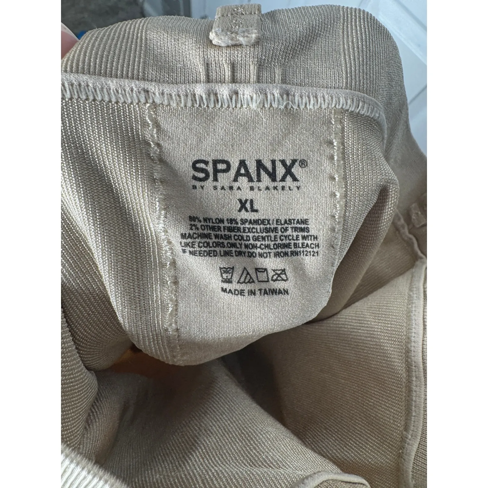 SPANX Slimmer & Shine Body Suit Shaper High Waist Mid Thigh Size XL Tan - Image 3