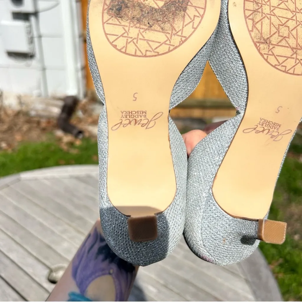 Jewel Badgley Mischka Dotty Glitter D'orsay Kitten‎ Heel size 5
Silver winter Silver - Image 11