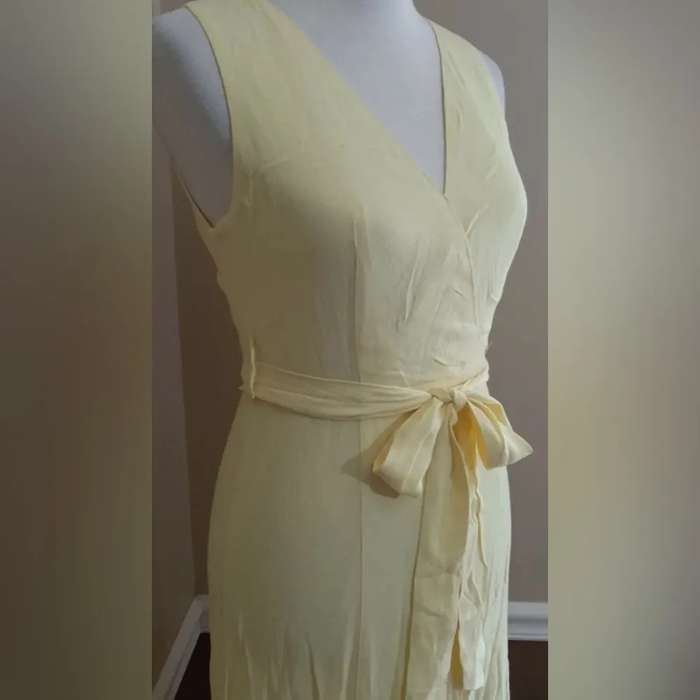 Lemon Butter Yellow Flowy V - Image 3