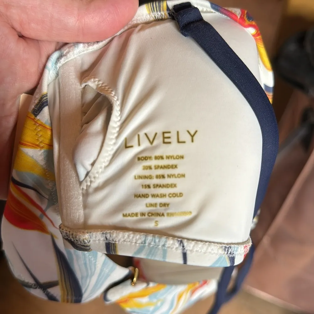 NWT Lively Swim Bandeau w/ detachable straps Day Break Floral Print Size Small White - Image 5