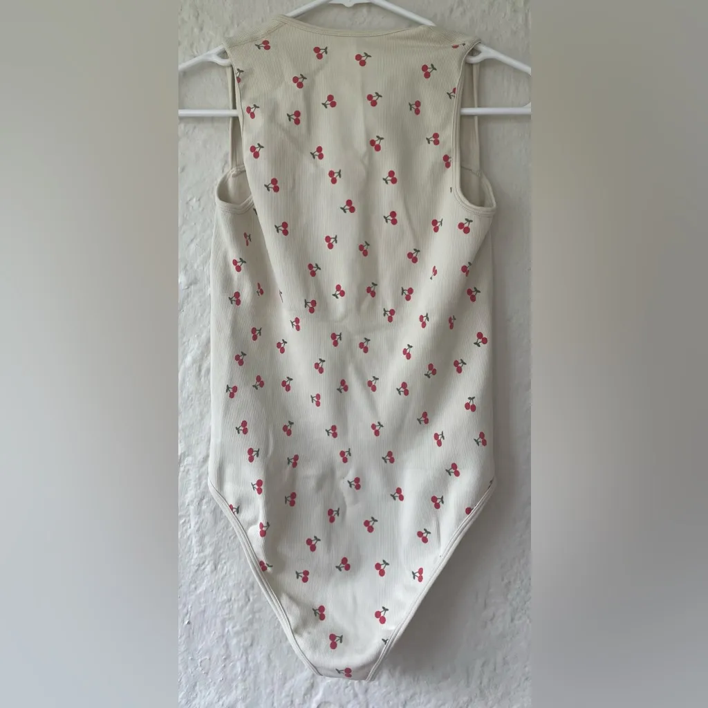 OQQ Ribbed Square Neck Sleeveless Tank Top Bodysuit, Cherry Print; size L Red Size L - Image 5