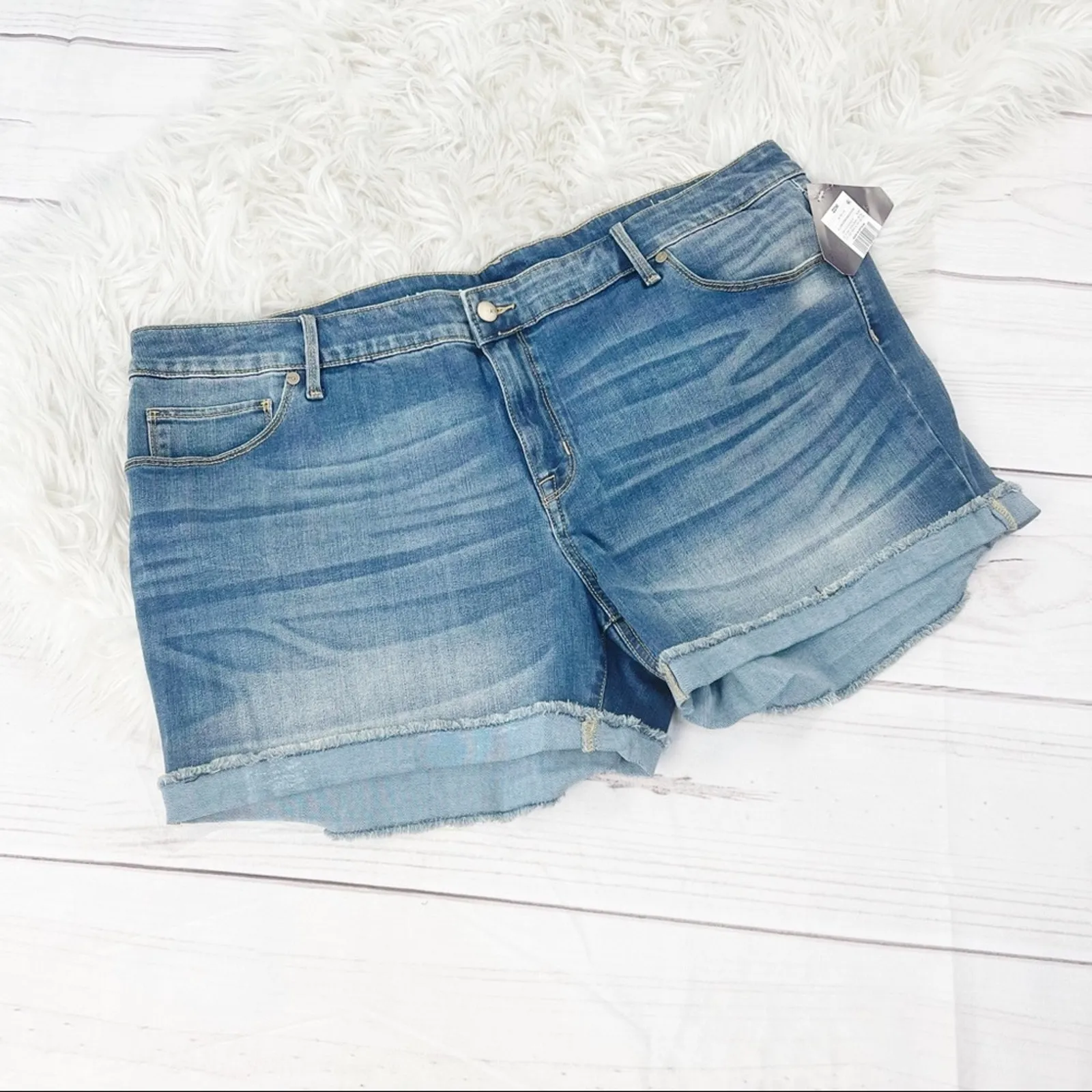 Ava & Viv Women's‎ Plus Size Denim Midi Shorts, Distressed Denim Wash Size 26W - Image 2