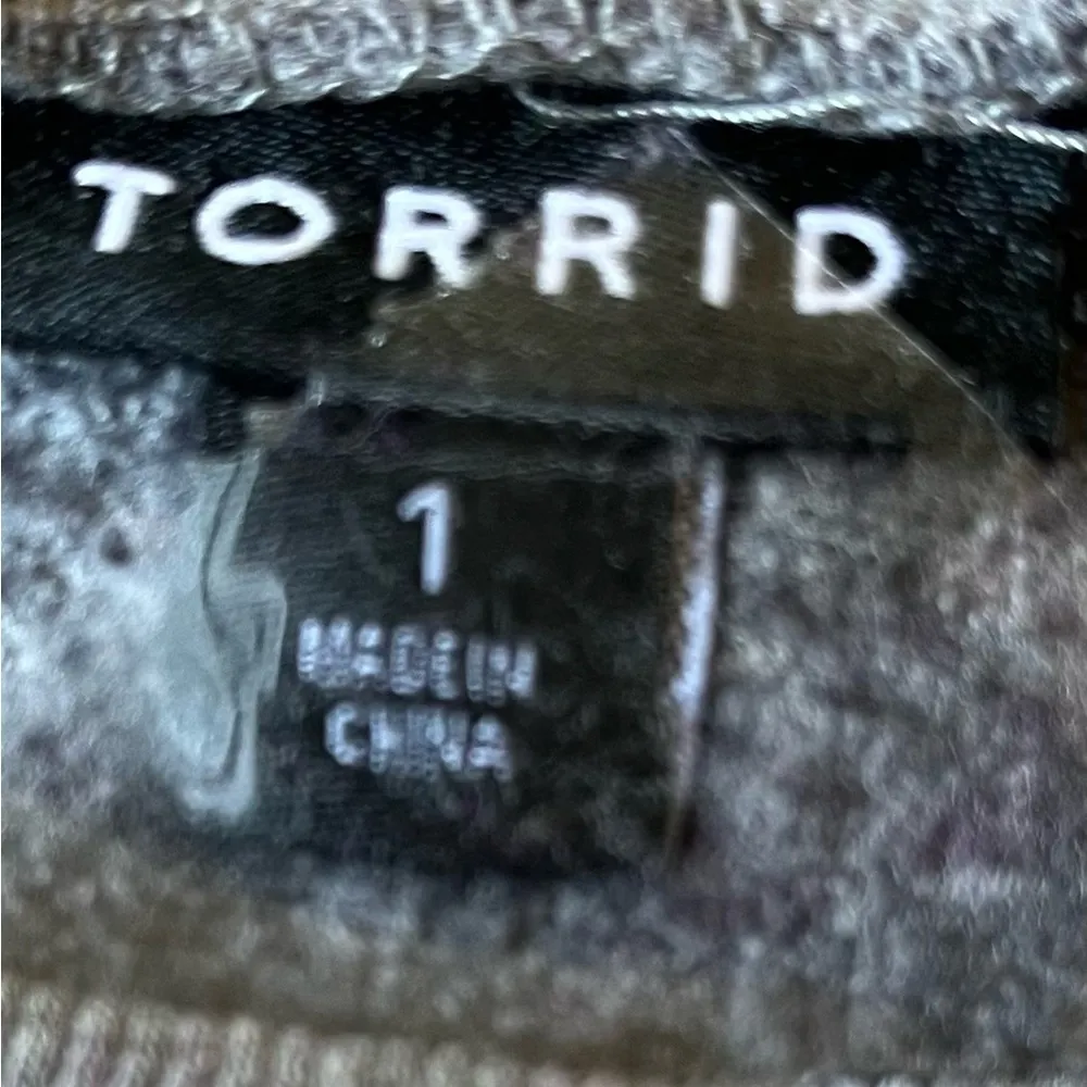 two tone, very soft sweatshirt, size XL - Image 2