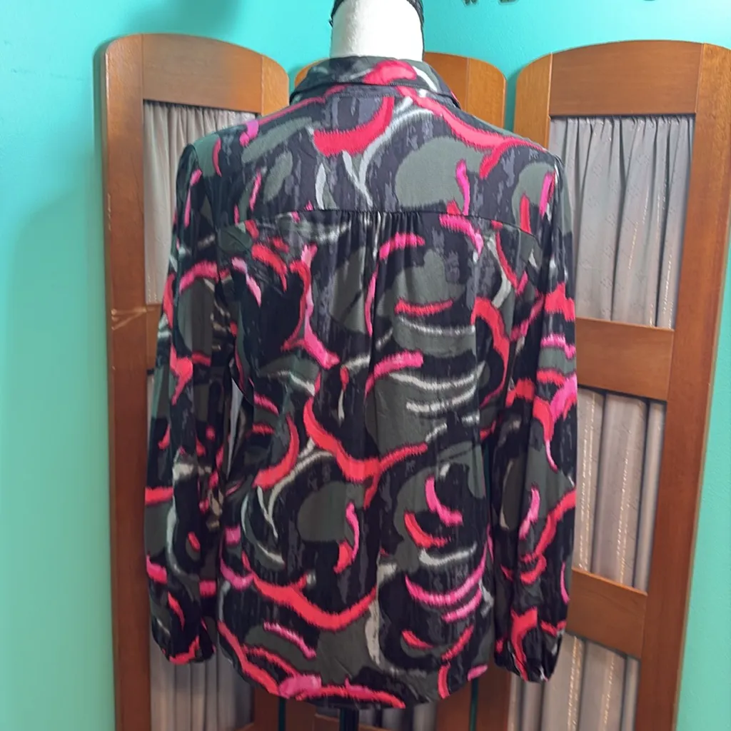 NIC+ZOE Vibrant Pinks , black & grey button down Blouse - Image 9