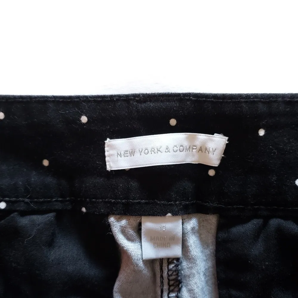 New York & Company 4" Hampton Polka Dot Shorts - Image 5