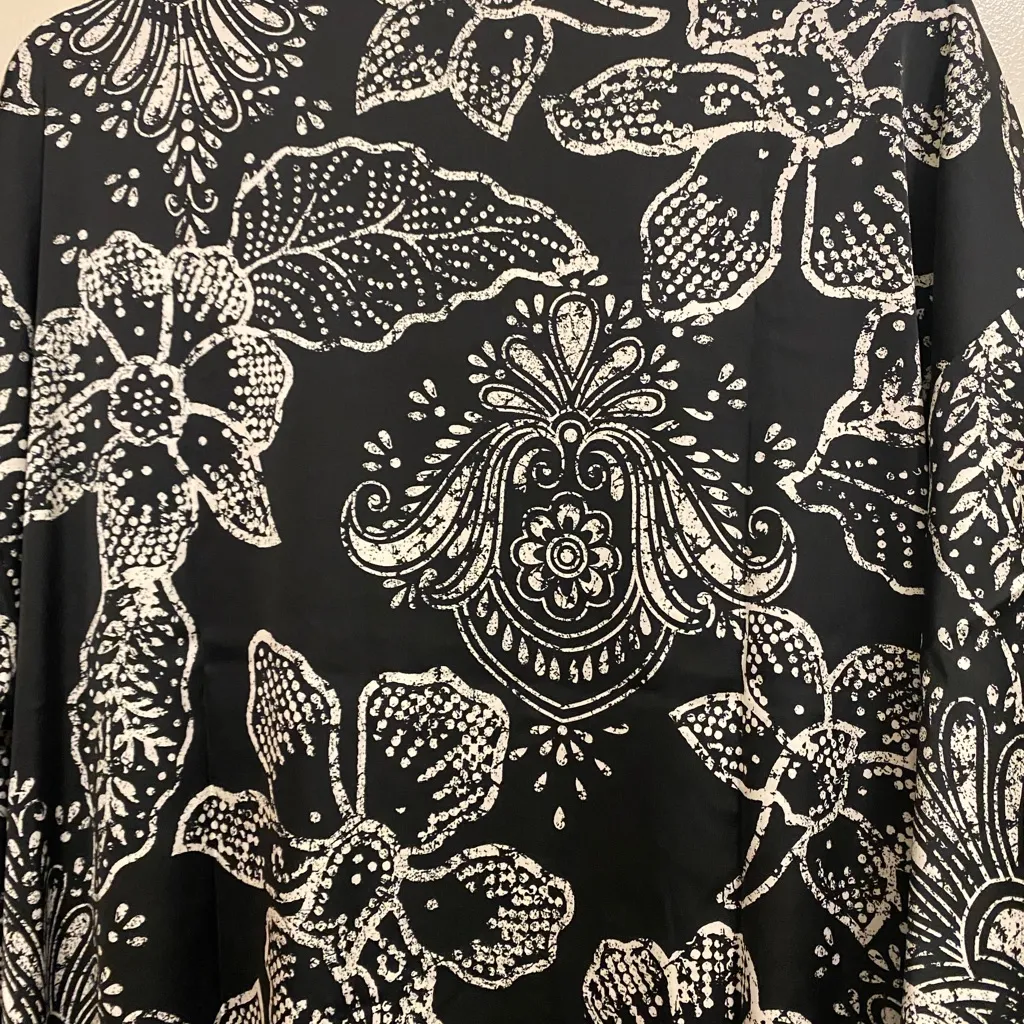 Breezies Womens Long Kimono Robe M Medium Black & White Floral Leaf Print New Size undefined - Image 7