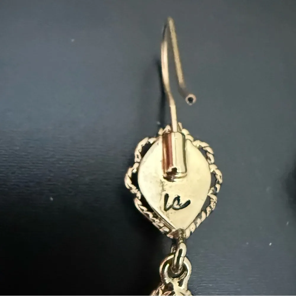 Vintage LC Signed Liz Claiborne Peach Opalescent Gold-tone Chandelier Earrings - Image 7