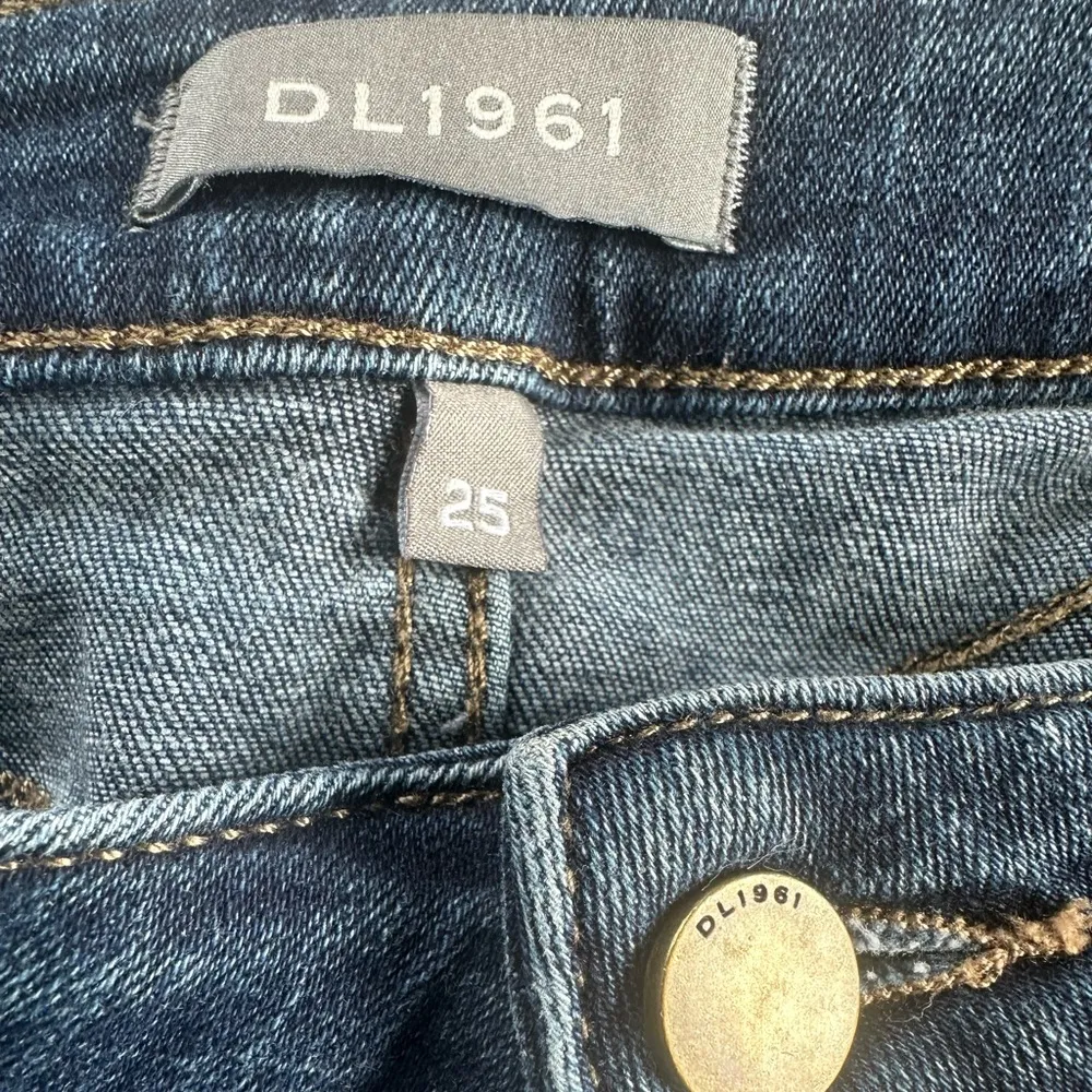 DL1961 Women’s Florence Mid Rise Instasculpt Skinny In Albany Wash Size 25 - Image 5