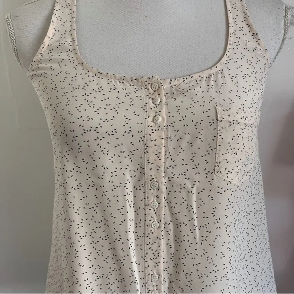 Club Monaco • 100% Silk Pastel Baby Coral Pink Tank Top - Image 70