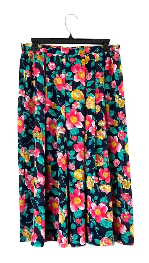 Vintage  Floral Pleated Skirt 10 - Image 2