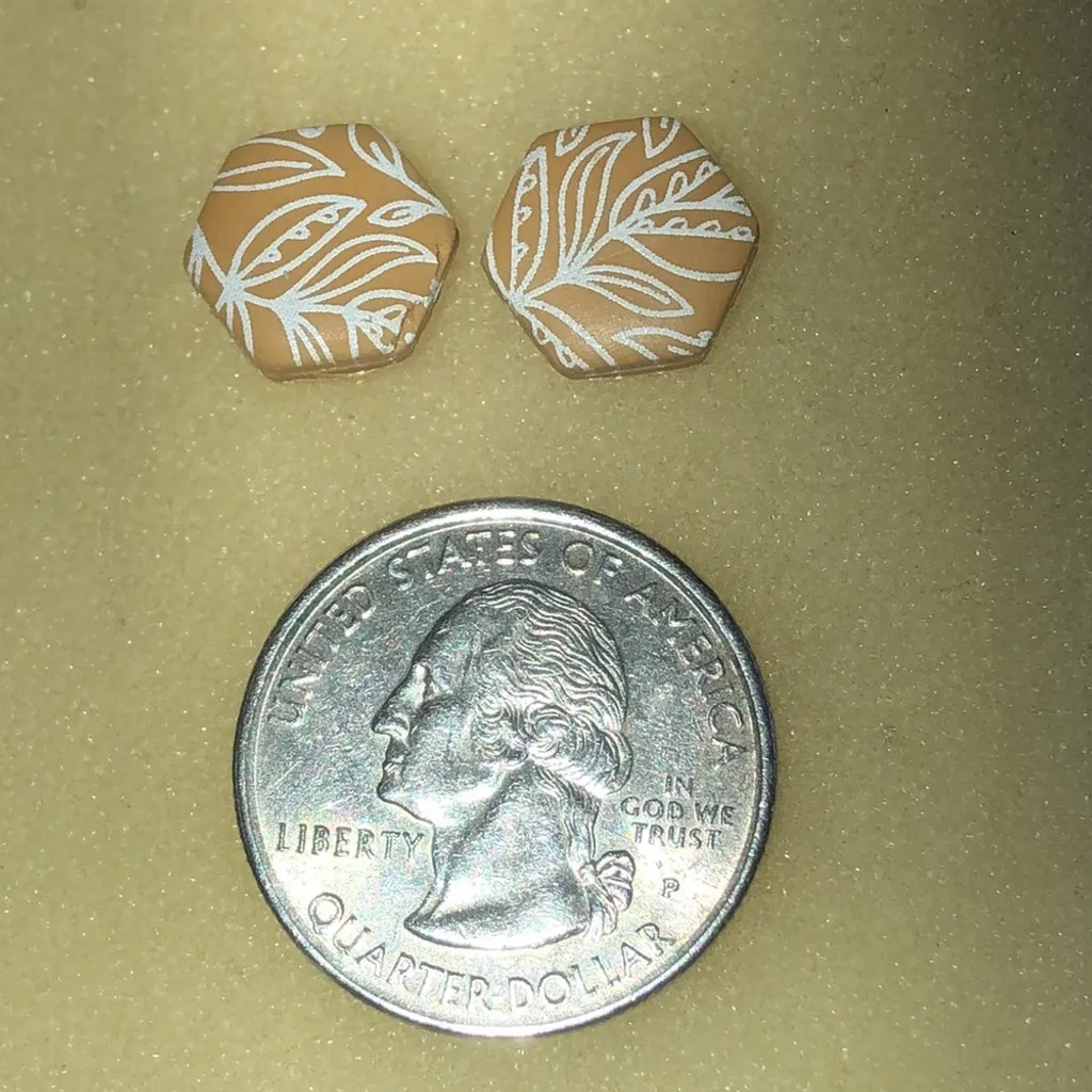 Boho Floral Clay Dainty Pierced Earrings White - Image 5