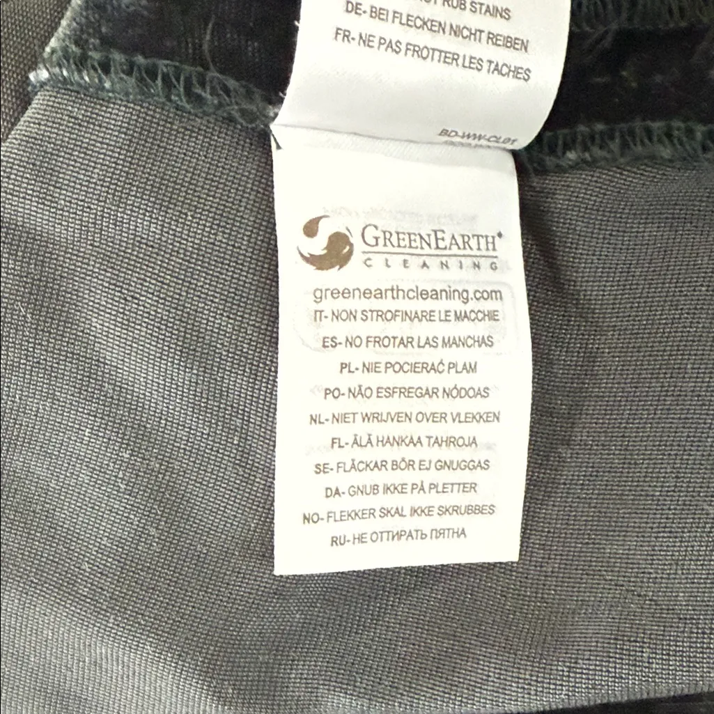 Boden Elegant Velvet forest green Top size 6 - Image 6