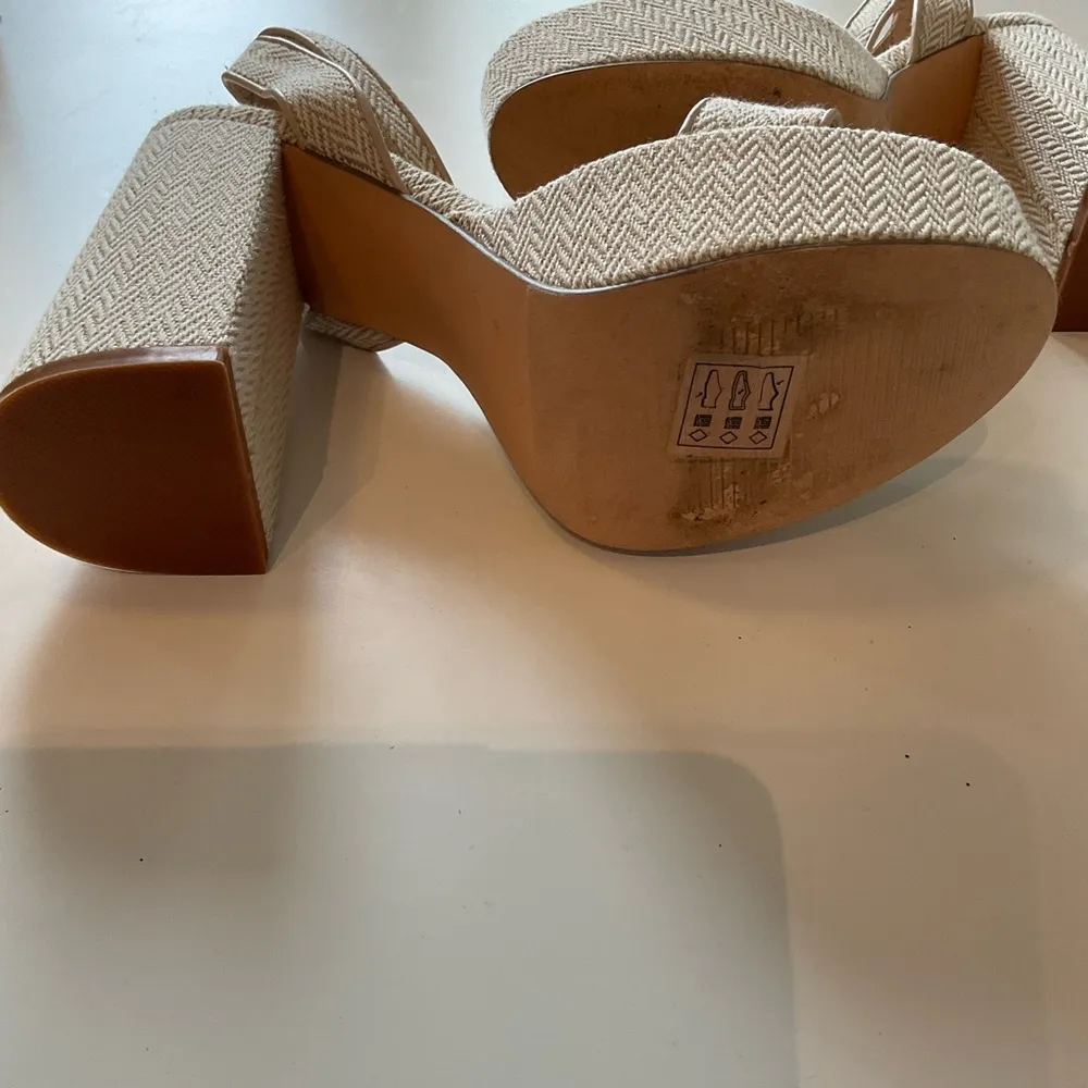Scoop "High Heel Platform" Sandals, size 7 Tan - Image 7