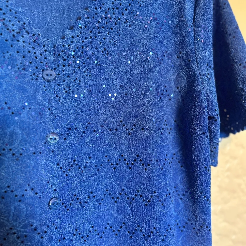 Belle‎ Amie women’s Blue sparkly top blouse short sleeve size PXL - Image 4