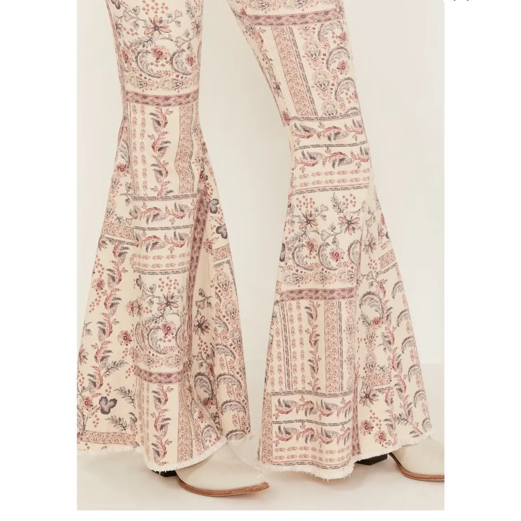 Shyanne High Rise Flare Jeans Floral Paisley Americana size 32 x 34 NEW $90 - Image 4