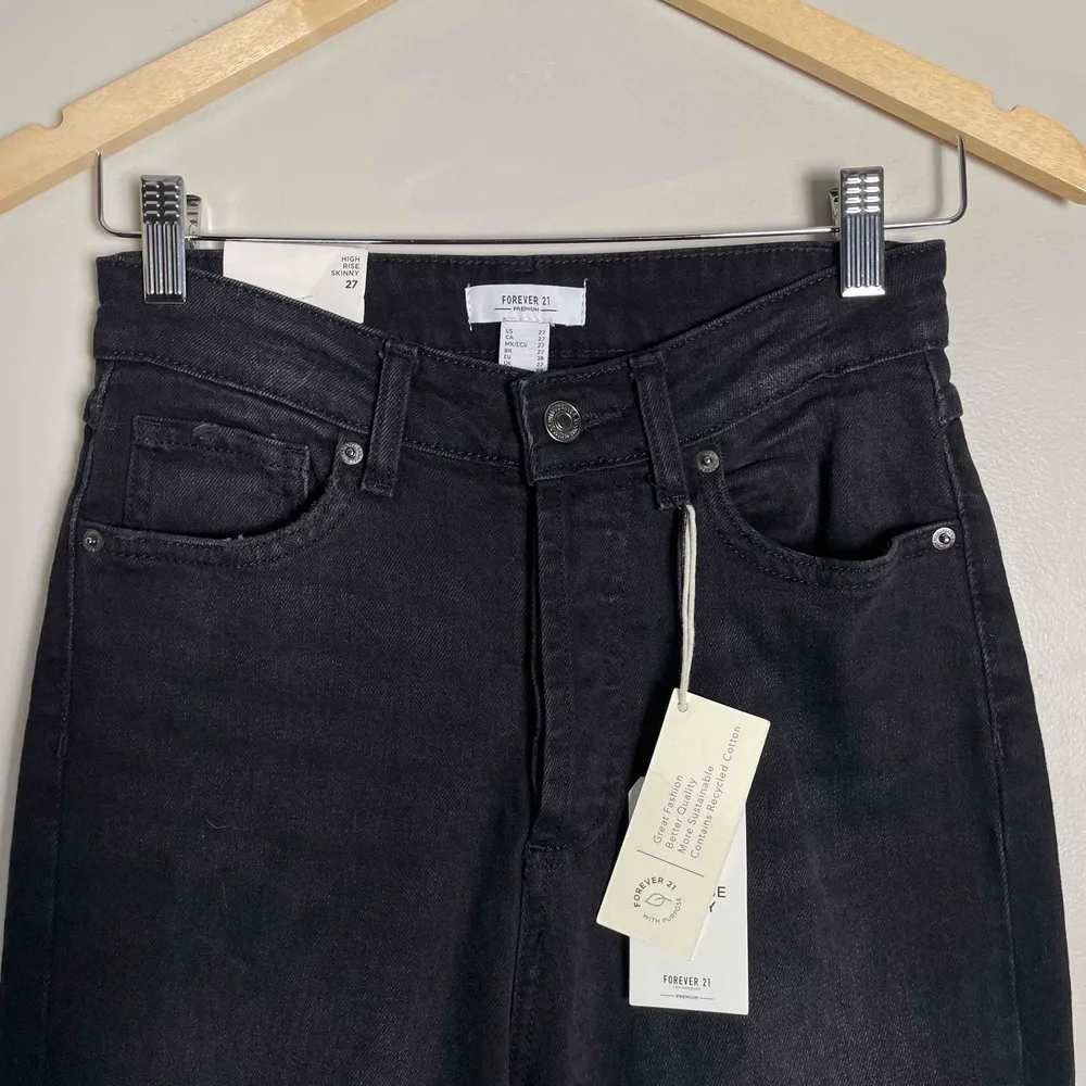 New Forever 21 Women's Grunge Black Distressed High-Waisted Skinny Jeans Size 27 - Image 4