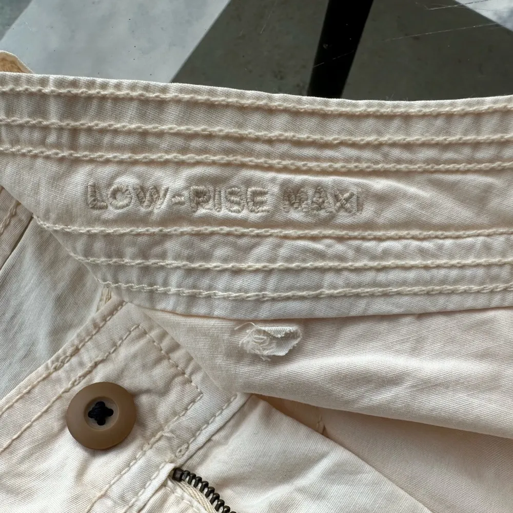 American Eagle Low Rise Maxi Cargo Skirt in Cream Size 2R NWOT - Image 8