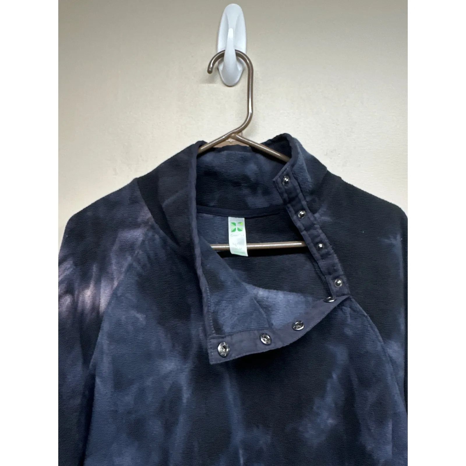 GreenTea Tie Dye Fleece Mock Neck Snap Pullover Sweatshirt Women Size Medium Black - Image 2