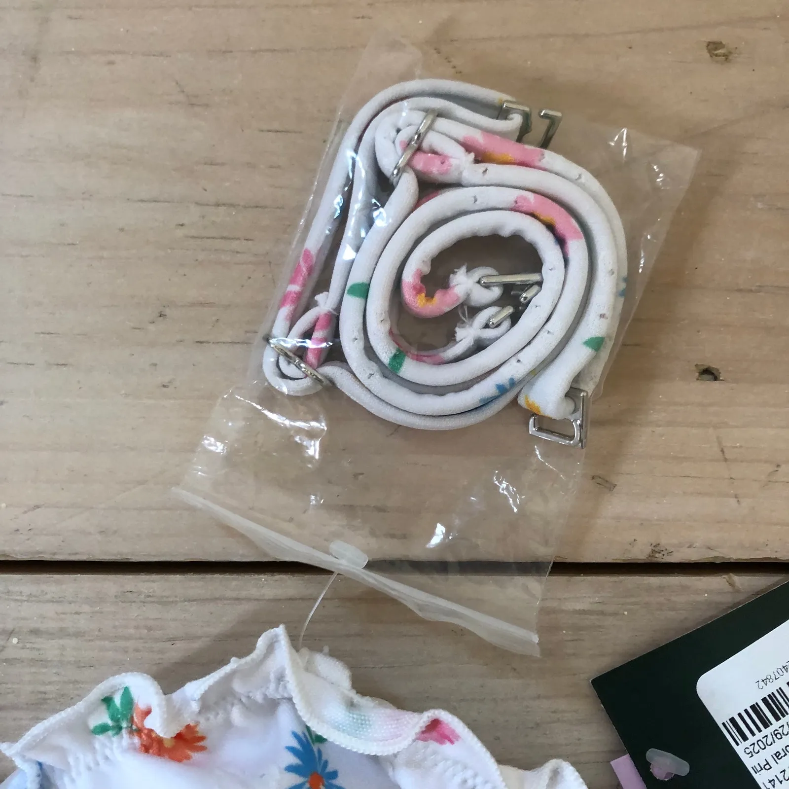 Wild Fable NWT Women's Floral Eyelet Lettuce Edge Bandeau Bikini Top XL (16) - Image 5