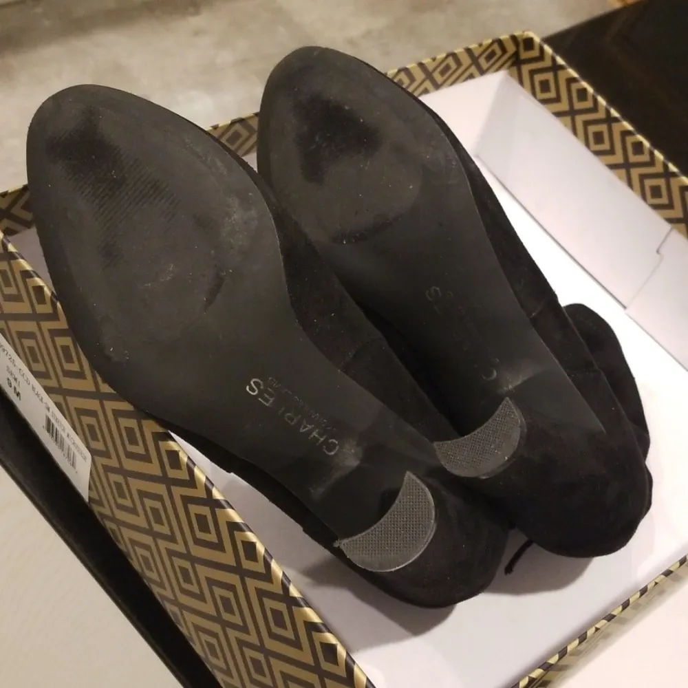 Charles David 💕💕 Black Microsuede Heel Booties - Image 8