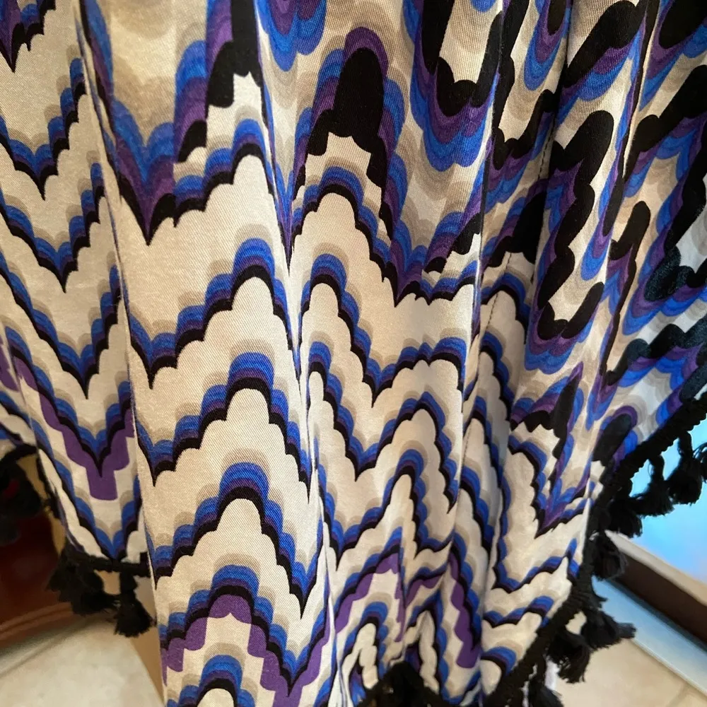 Just Fab Black & Blue Poncho Top size Small - Image 4
