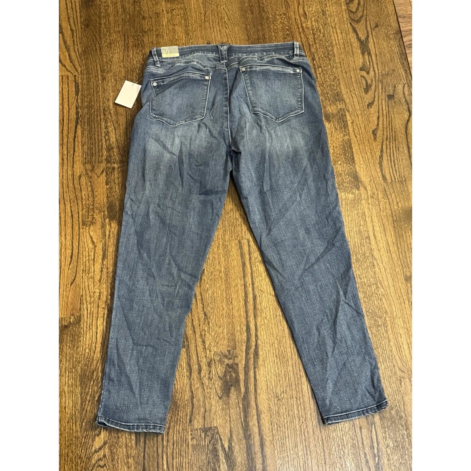 Wit & Wisdom Ankle Length Tapered Jeans Medium Wash Size 16 Ab Technology Blue - Image 3