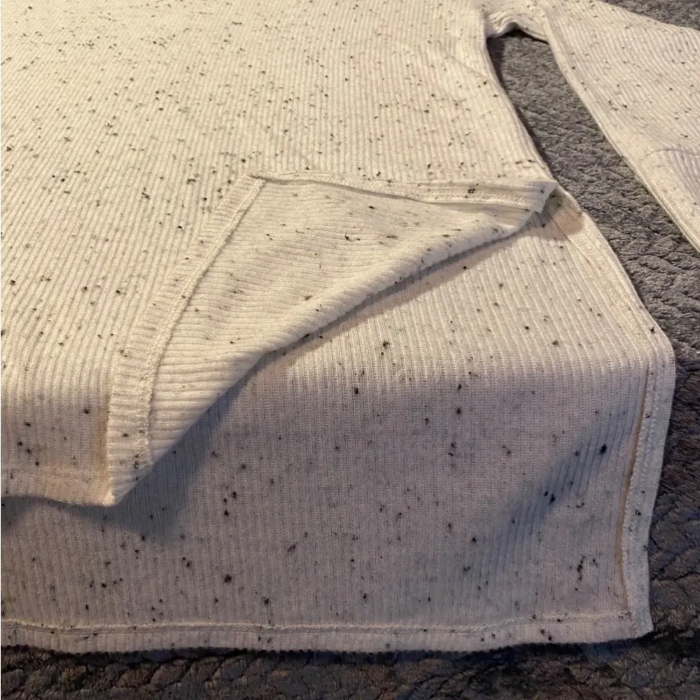 American Eagle V-neck Longsleeve - Image 5