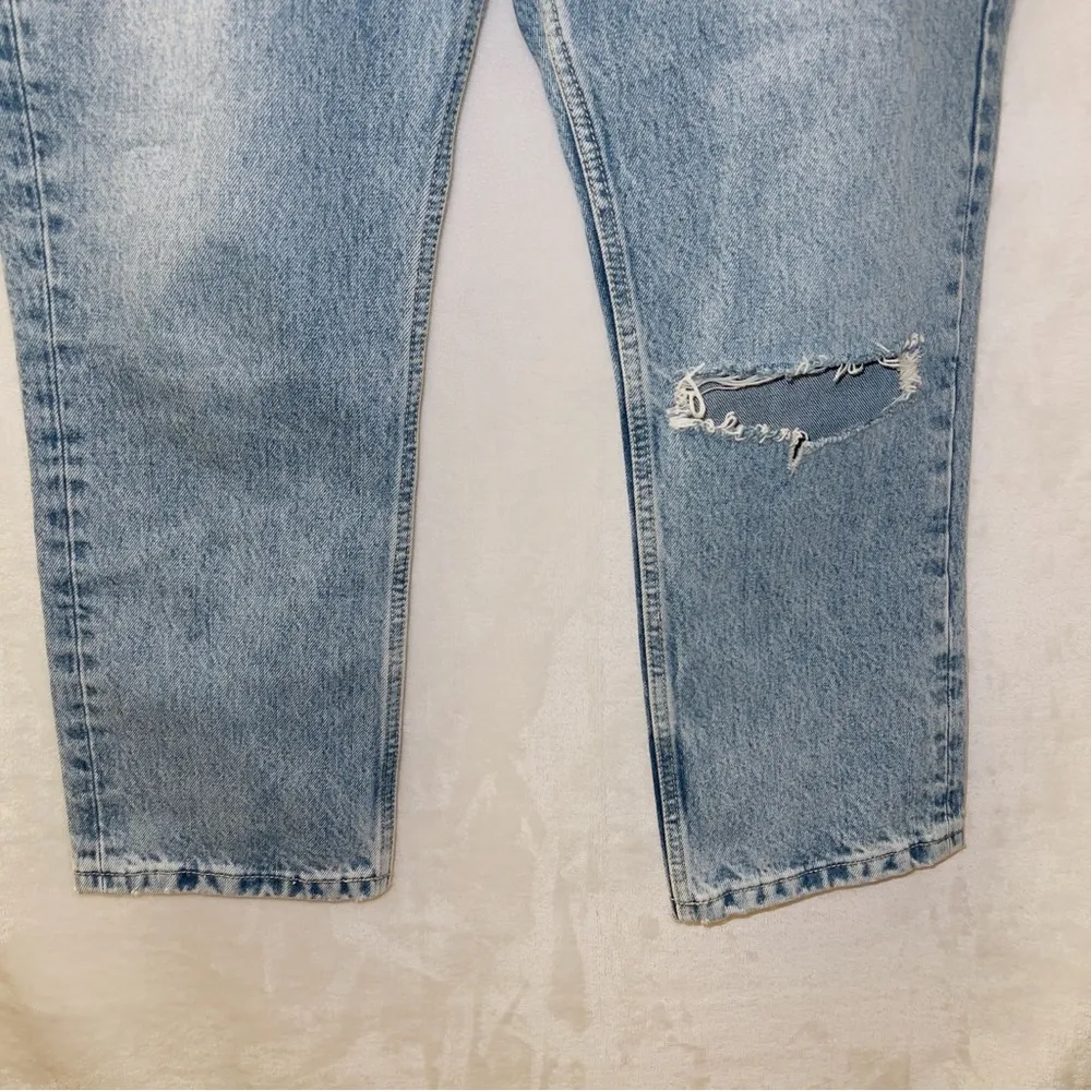 Topshop Light Wash Denim High Rise Button Fly Straight Leg Mom Jean size 30 - Image 3