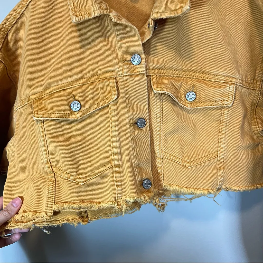 PacSun  Women’s Gold Cropped Jean Jacket Small - Image 4