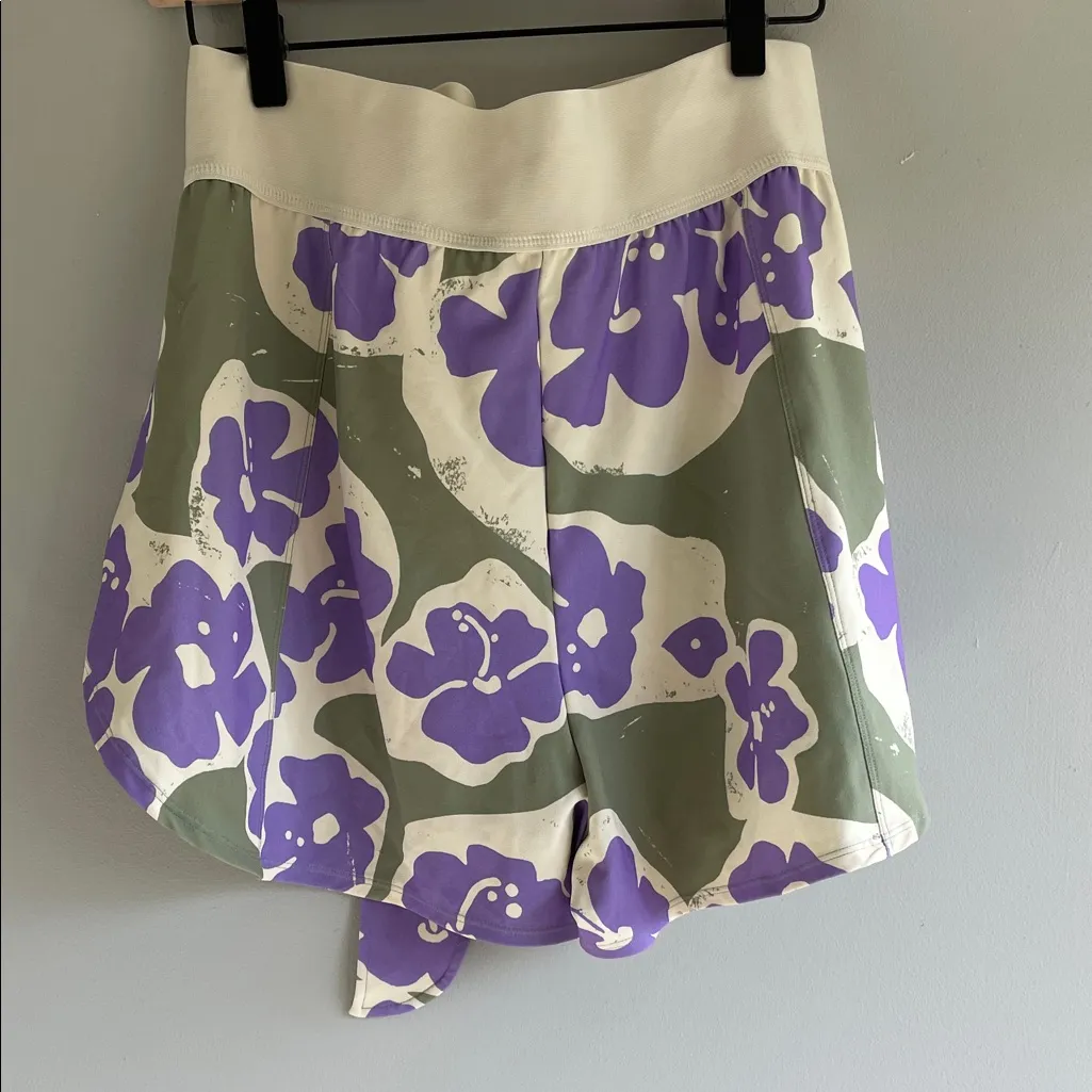 Nike Purple and Green Apparel - Image 4