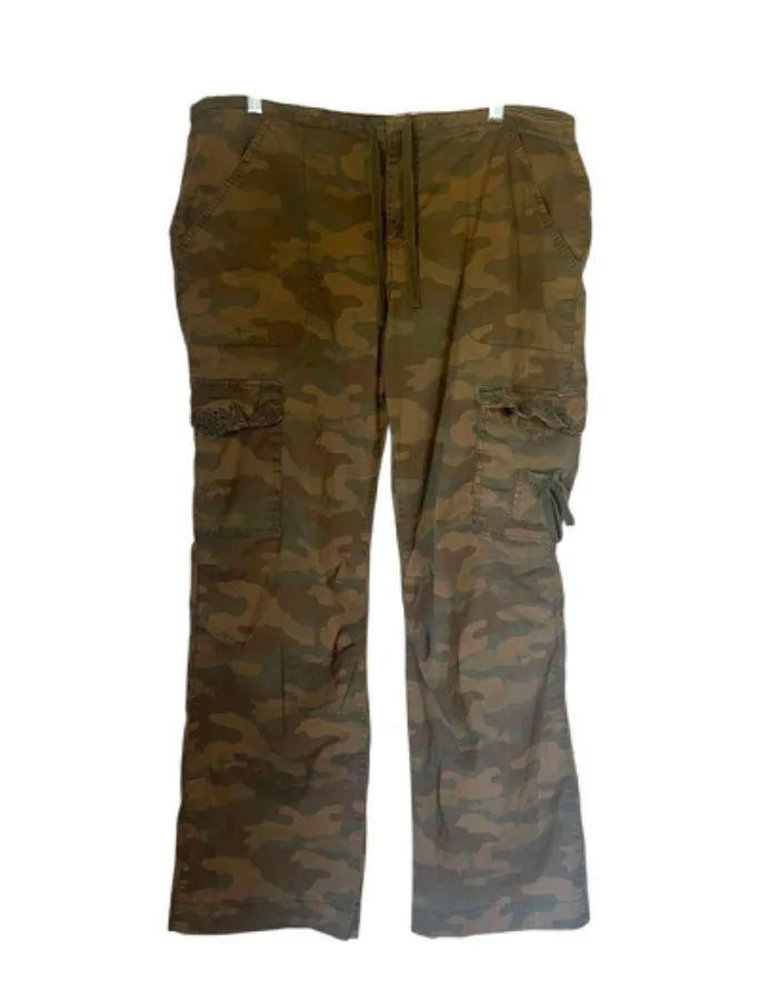 Vintage Y2K Old Navy Mid-Rise Camo Cargo Pants Size 14 - Image 5