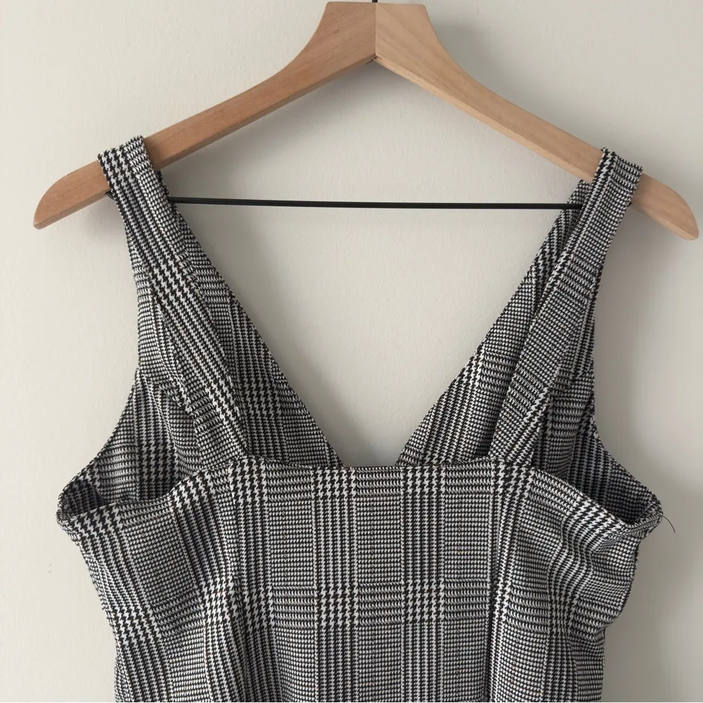 Love Tree Pinafore Plaid Black White mini Dress Full Zip Front Circle Zipper EUC - Image 5