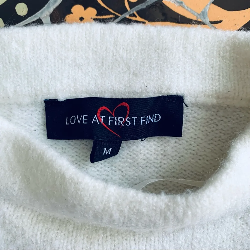 LOVE AT FIRST FIND SWEATER Sz: M Size M - Image 4