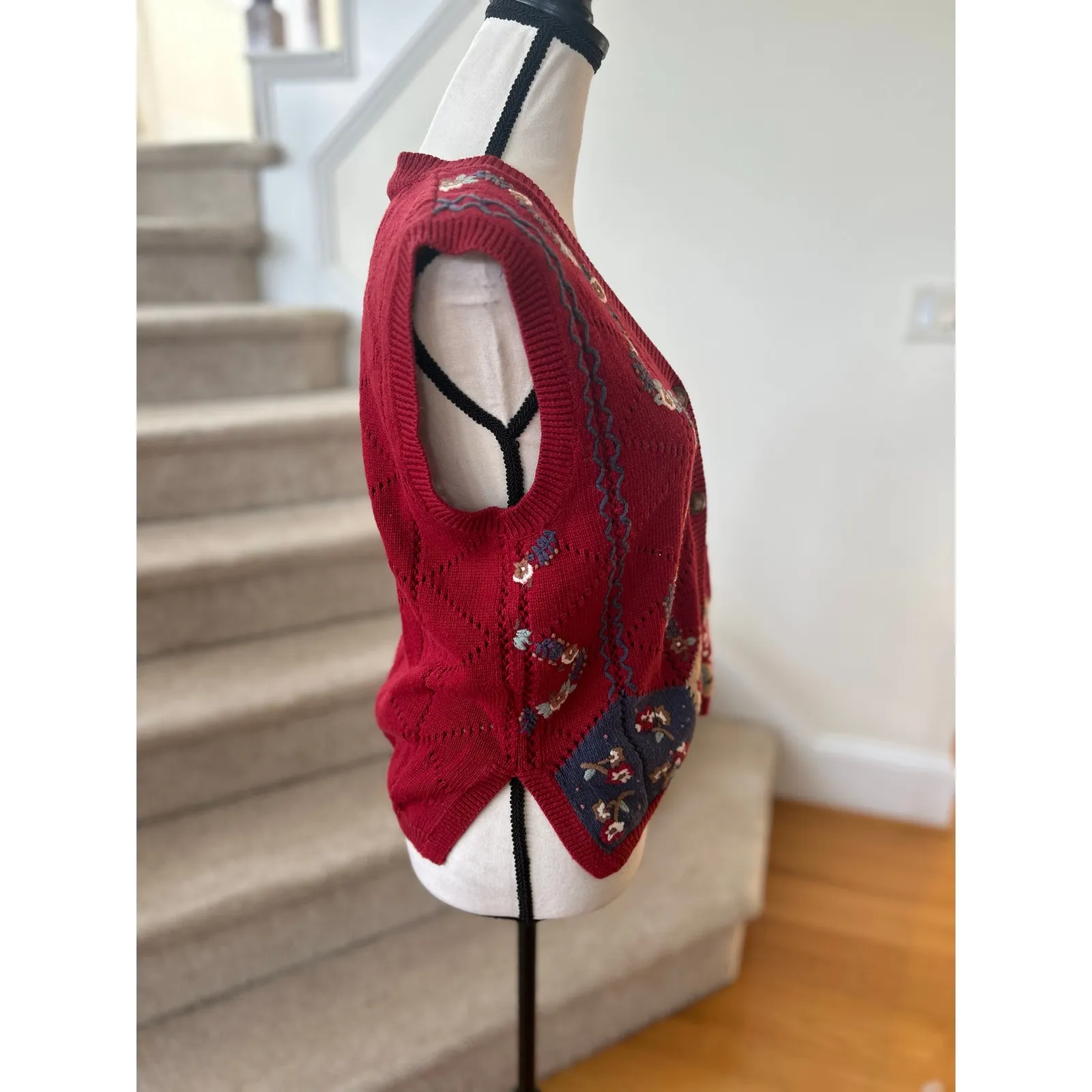 Vintage Susan Bristol Red Knit Embroidered Floral Paisley Sweater Vest 1995 - Image 4