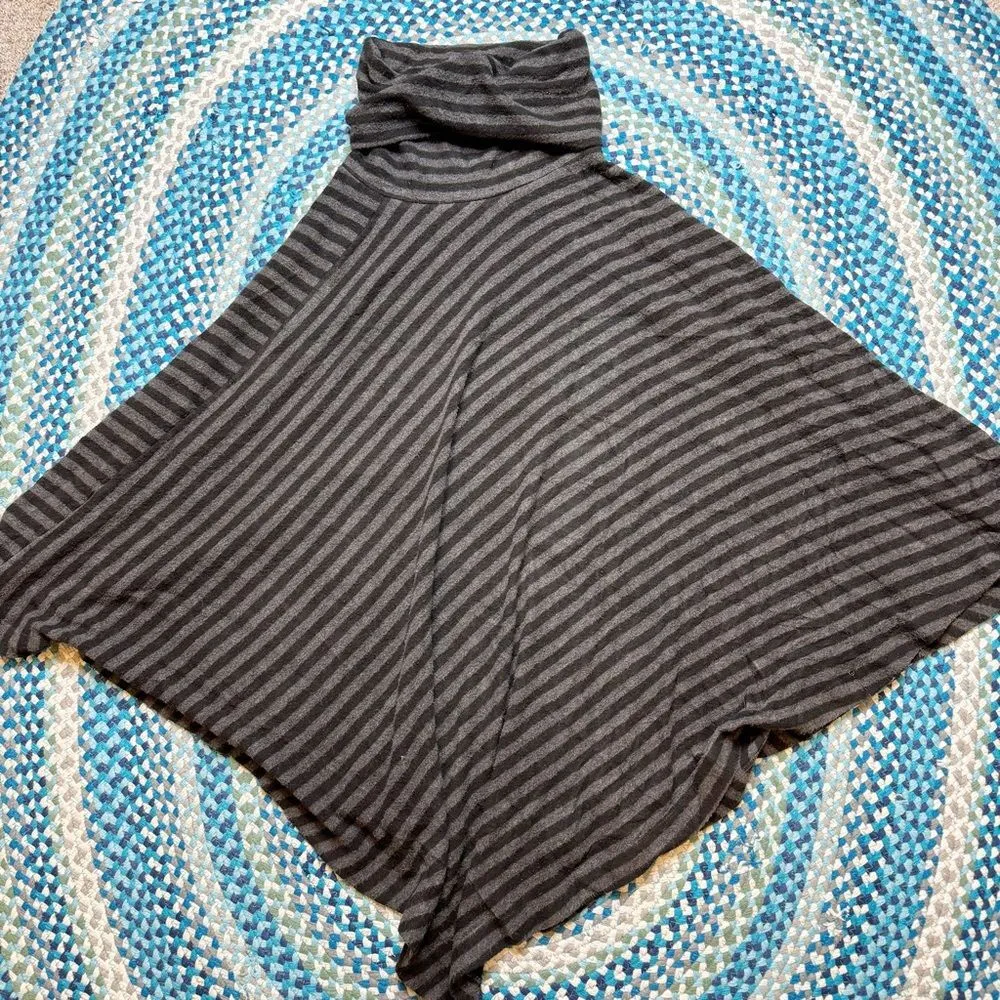 Soft Surroundings Chelsea Lagenlook Black Gray Stripe Comfort Poncho Women's 0S - Image 2